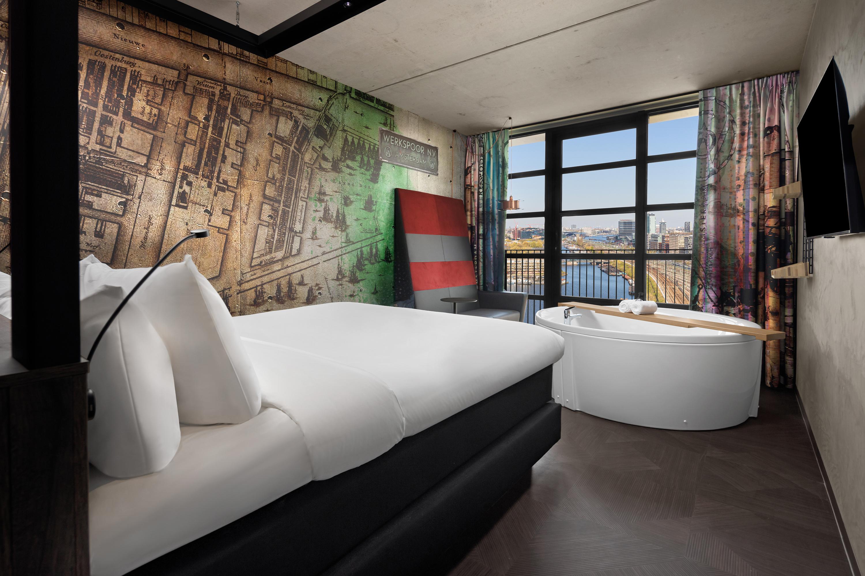 Inntel Hotels Amsterdam Landmark Экстерьер фото The room of the hotel
