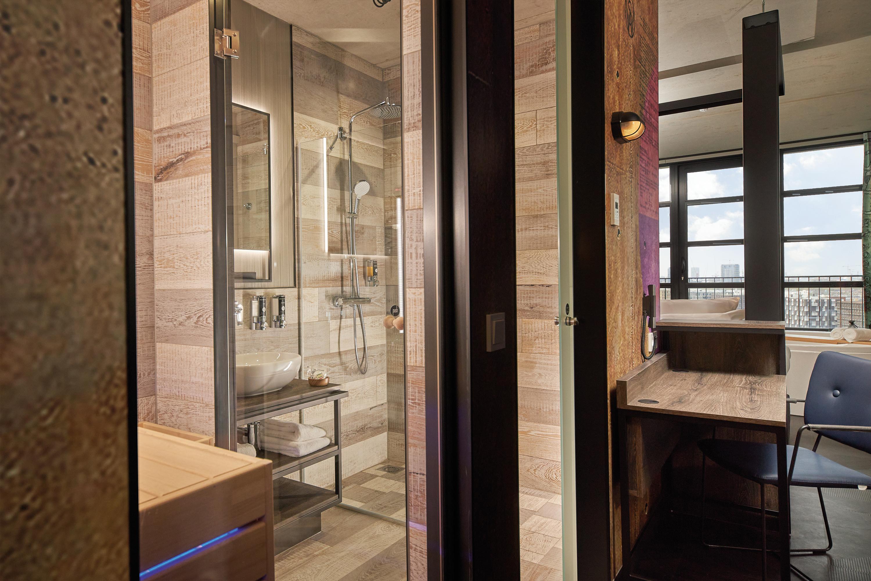 Inntel Hotels Amsterdam Landmark Экстерьер фото Shower room in a room of the hotel