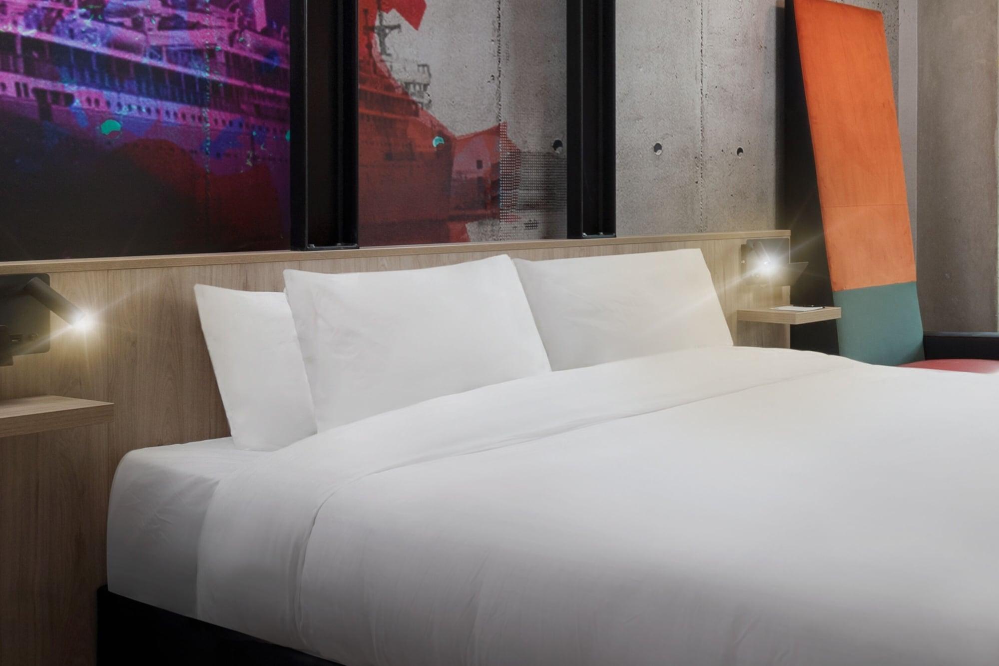 Inntel Hotels Amsterdam Landmark Экстерьер фото "The hotel is a work of art"