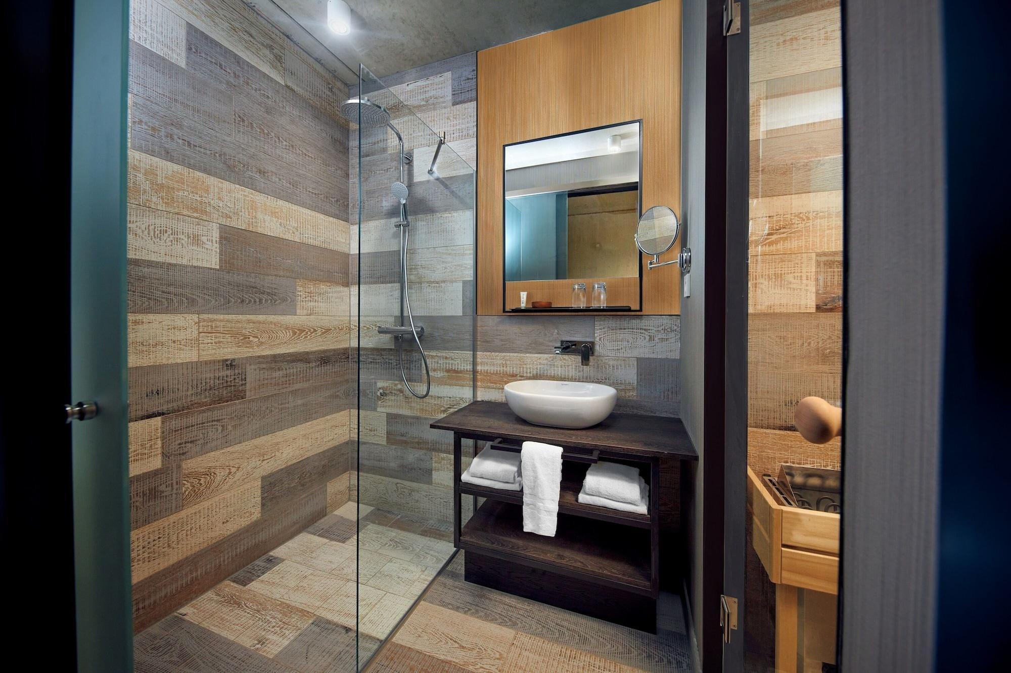 Inntel Hotels Amsterdam Landmark Экстерьер фото Bathroom