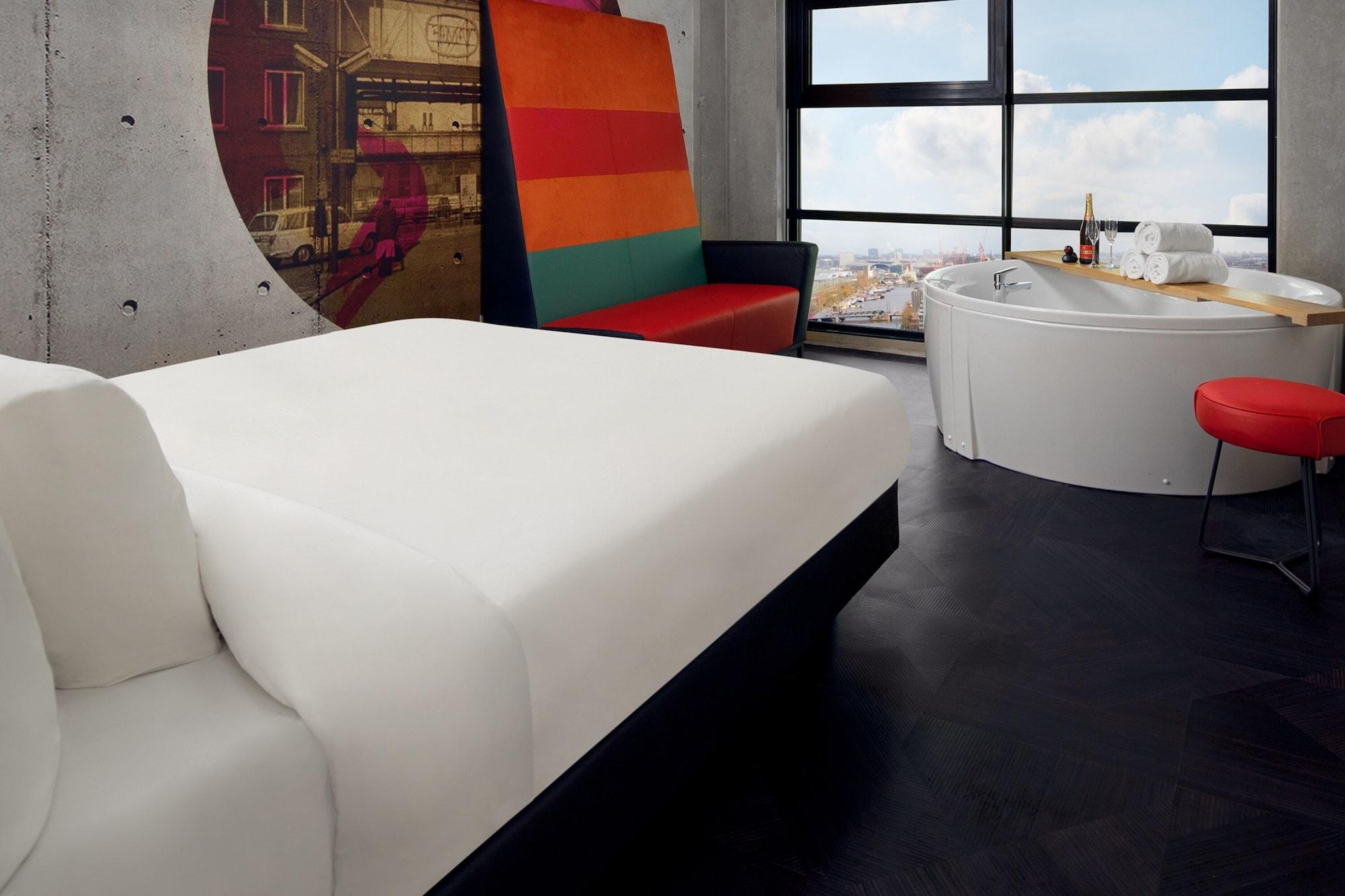 Inntel Hotels Amsterdam Landmark Экстерьер фото Room at the W Hollywood